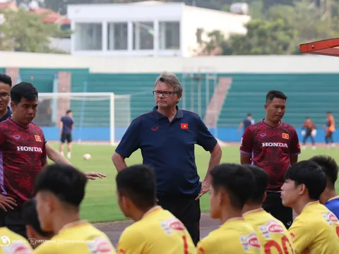 Tuyển Việt Nam 'bỏ' kỳ FIFA Days: Ông Troussier buông gần để tính xa