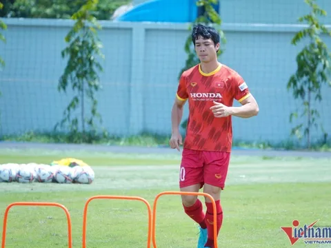 Tuyển Việt Nam chuẩn bị AFF Cup: Ông Park dũng cảm và… tranh cãi