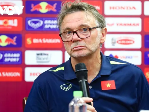 Tuyển Việt Nam thua đau Iraq, HLV Troussier có đang lạc lối?