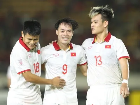 Tuyển Việt Nam: Văn Toàn hết phận 'kép phụ'