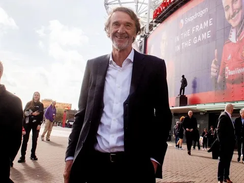 Tỷ phú Anh và nhà đầu tư Qatar sắp gửi đề nghị thứ hai tới MU