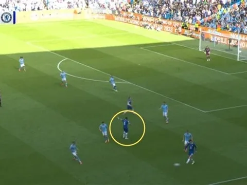 Enzo Fernandez nổi giận với đồng đội