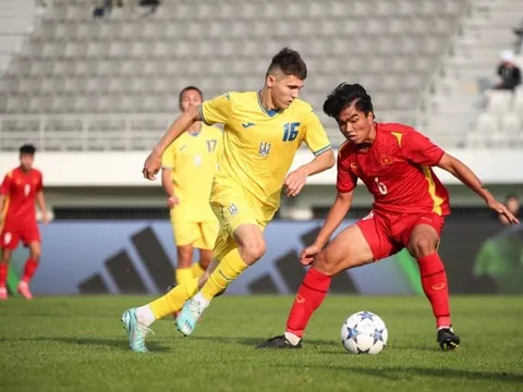 Công Phương ghi bàn, U18 Việt Nam thua ngược U18 Ukraine