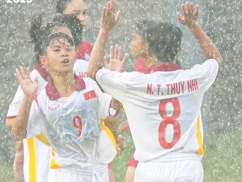 U19 nữ Việt Nam đè bẹp đối thủ Singapore