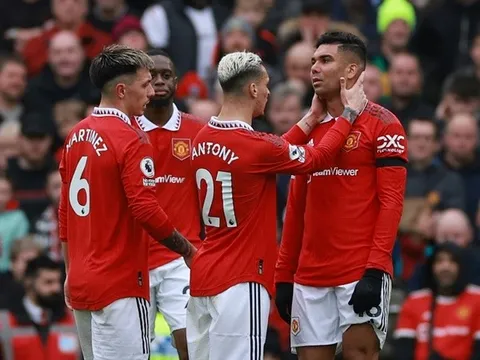 Phản ứng của HLV Ten Hag về thẻ đỏ của Casemiro