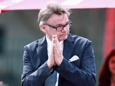 HLV Troussier: 'Muốn bài học lớn thì phải trả giá đắt'
