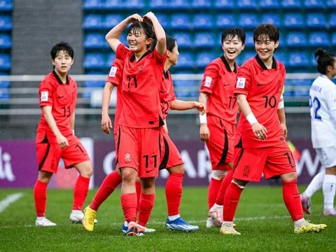 Hàn Quốc hủy diệt chủ nhà 13-0, giành vé bán kết giải châu Á