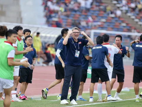 U22 Việt Nam bị loại: "Phù thủy" cũng chào thua 2 bài toán nhức nhối