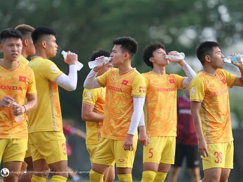 U22 Việt Nam nhọc nhằn dưới cái nóng 40 độ C ở Campuchia
