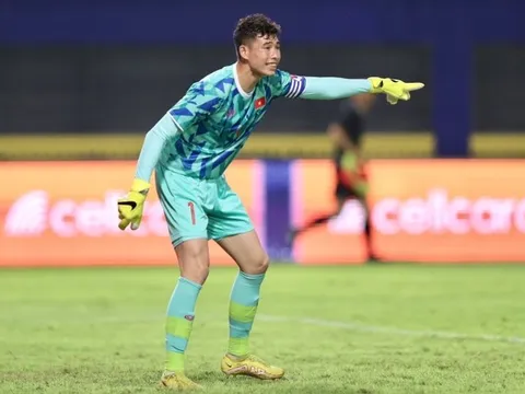 U22 Việt Nam thắng nhọc Lào: Quan Văn Chuẩn sáng nhất