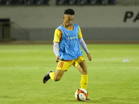 U22 Việt Nam thay đổi nhân sự bất ngờ trước Lào