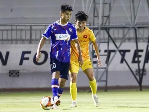 U22 Việt Nam thua CLB Hạng Nhất;  Văn Toàn thân mật với Hùng Dũng