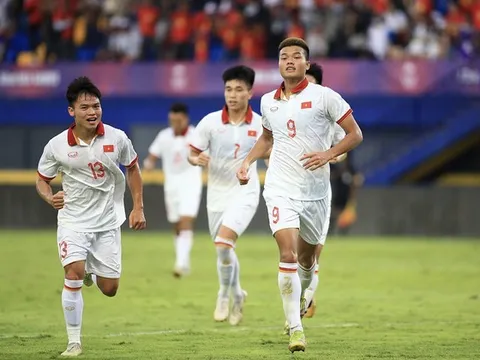 HLV Myanmar: Indonesia chắc gì vượt qua Việt Nam; CĐV "quay xe" với thầy trò Troussier