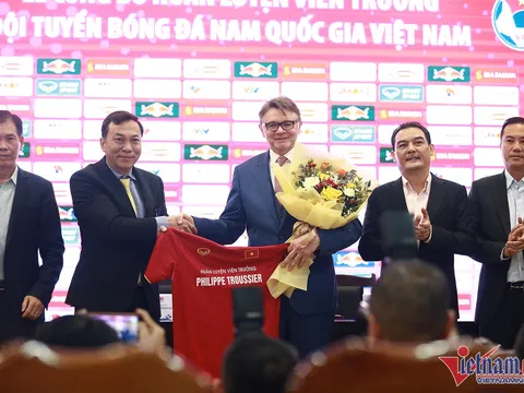 U23 Việt Nam: HLV Philippe Troussier bản lĩnh hay… liều lĩnh