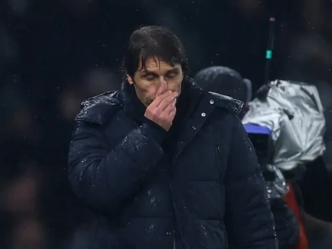 Conte bị giục rời Tottenham ngay lập tức