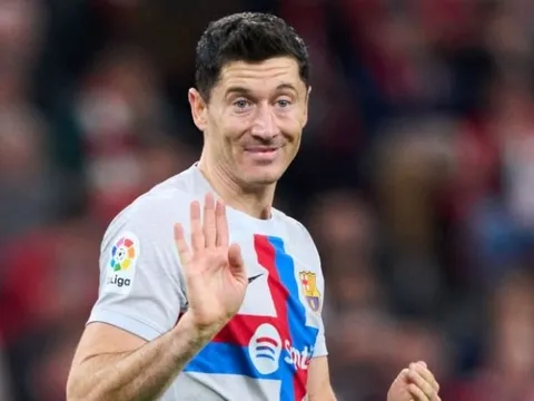 UEFA điều tra Barca