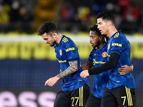 Unai Emery nể phục tài thay người của Michael Carrick