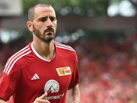 Union Berlin sa thải thuyền trưởng, Bonucci được dẫn dắt bởi nữ HLV