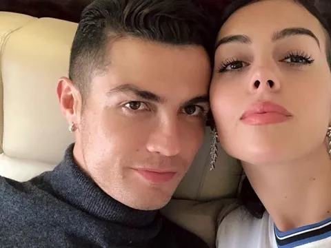 "Có một hợp đồng giữa Ronaldo và Georgina"