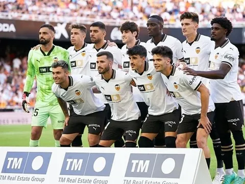 Valencia đang trả giá vì chính sách chuyển nhượng độc lạ