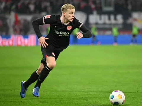 Có van de Beek, Frankfurt sẽ được nâng tầm?