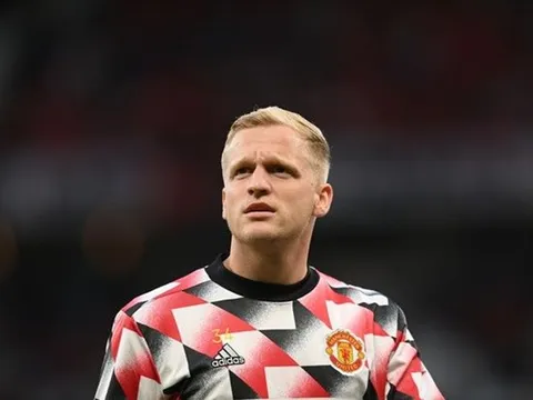 Tình hình của Donny Van de Beek ở Manchester United