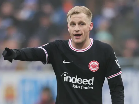 Van de Beek tiếp tục gặp trắc trở tại Đức