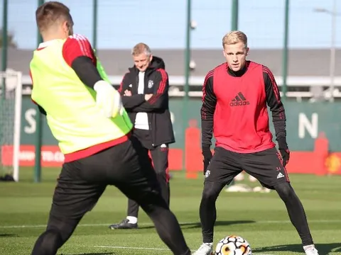 Van de Beek và Sancho đá chính, Man Utd có đội hình chất lượng đấu Watford