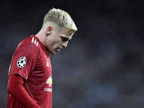 Vấn đề của Van de Beek tại Man Utd