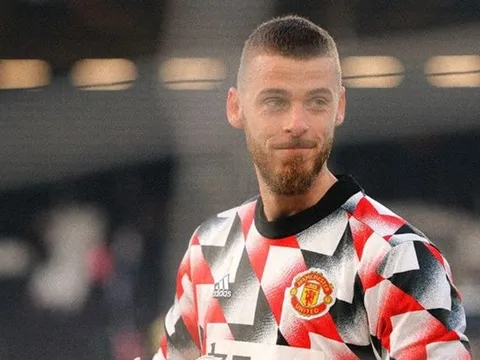 Van der Sar nói lời công bằng cho De Gea