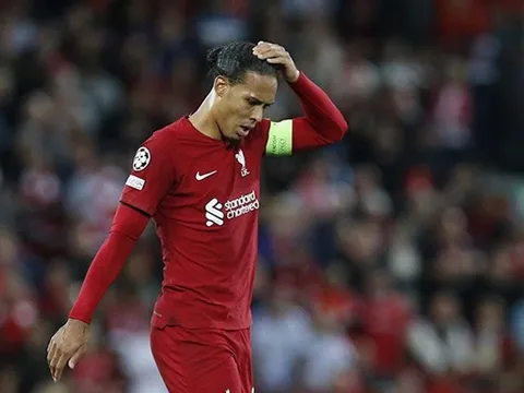 "Tôi nghĩ đã đến lúc Liverpool cân nhắc việc bán Van Dijk"