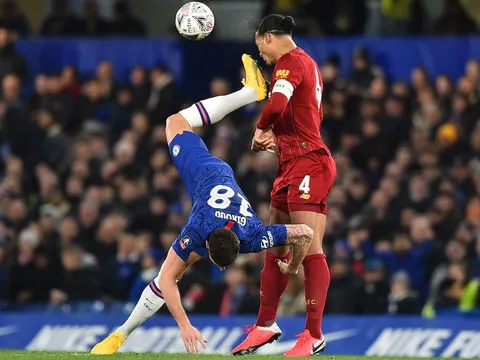 Van Dijk gọi cựu tiền đạo Chelsea bằng biệt danh "ông kẹ"