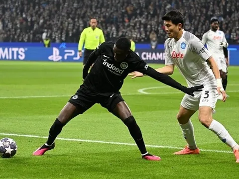 Van Dijk Hàn Quốc làm lu mờ 'bản gốc' khi thi đấu cùng 1 ngày