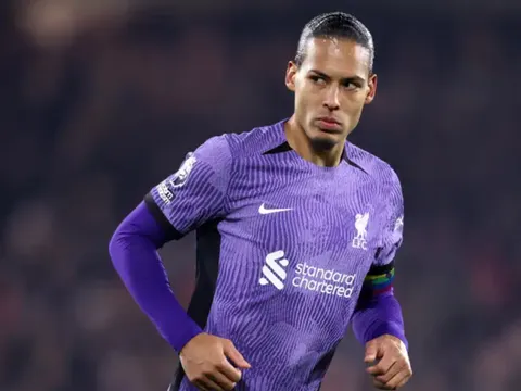 Van Dijk không coi Messi hay Ronaldo là đối thủ khó nhằn nhất