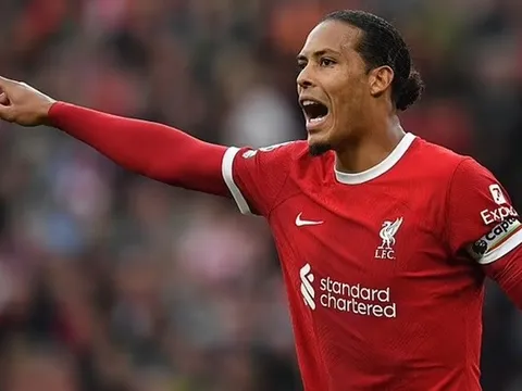 "Van Dijk là hậu vệ đỉnh nhất từng tồn tại"