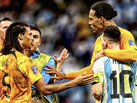 Van Gaal công kích Messi, dàn sao Hà Lan đồng loạt phản đối