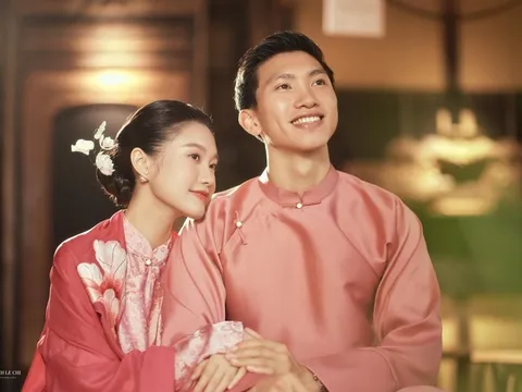 Văn Hậu khoe ảnh cưới ngày lên xe hoa