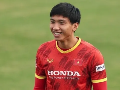 Văn Hậu: 'Có Quang Hải, tuyển Việt Nam sẽ mạnh hơn'