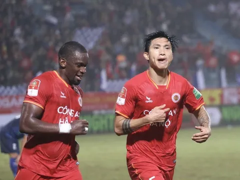 Văn Hậu giúp CAHN lội ngược dòng trước Khánh Hòa; Người đại diện chốt tương lai Quang Hải