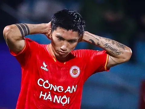 Văn Hậu và CAHN bất lực dù có 11 phút bù giờ