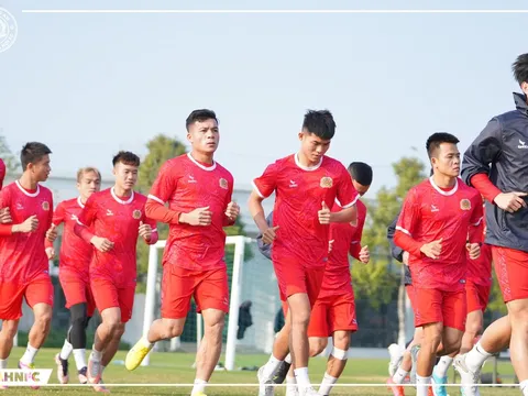 Văn Hậu, Văn Thanh háo hức tập khai xuân ở đội tân binh V-League