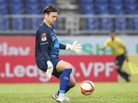 Văn Lâm vào sân ở phút 90+1 để bắt luân lưu