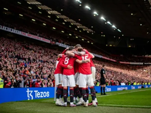 Van Persie chỉ rõ 2 cầu thủ tạo khác biệt cho M.U trước Barca