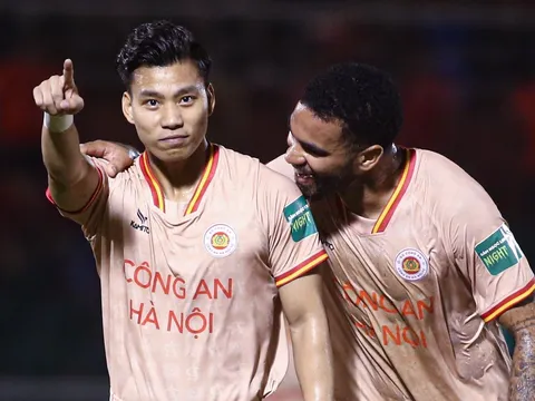 Văn Thanh tỏa sáng rực rỡ trong trận thắng của CAHN