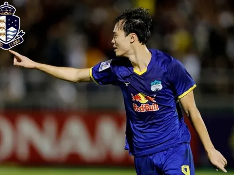 Văn Toàn có nối gót Quang Hải xuất ngoại?