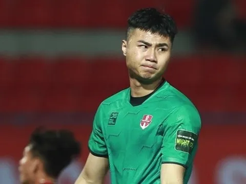 Văn Toản mắc sai lầm trong trận hòa của CLB Hải Phòng