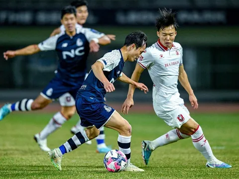 Văn Toàn rời Hàn Quốc về nước khoác áo Nam Định