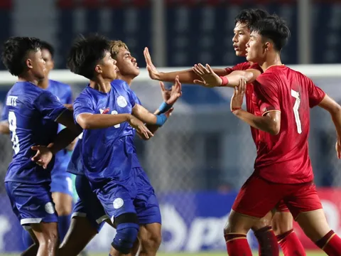 U23 Việt Nam: Văn Trường có hành động không đẹp, HLV cần phải 'chỉnh'