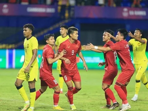 Văn Tùng rực sáng, Việt Nam vào bán kết