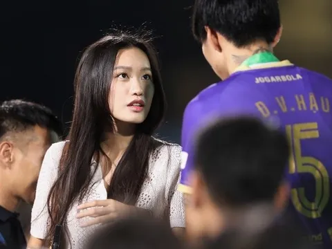 Dàn mỹ nhân rạng ngời ngày Hà Nội vô địch; Văn Hậu có bến đỗ mới?